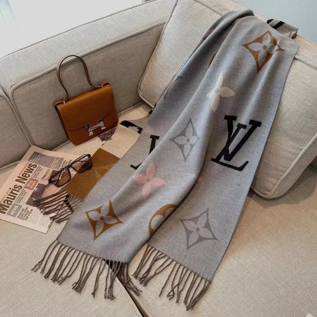 Louis Vuitton Monogram Scarf E-1 Grey